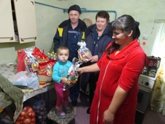 В рамках благотворительной акции сотрудники «Степновскрайгаз»  оказали благотворительную помощь многодетной семье